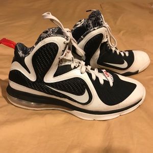 Lebron James basketball shoes